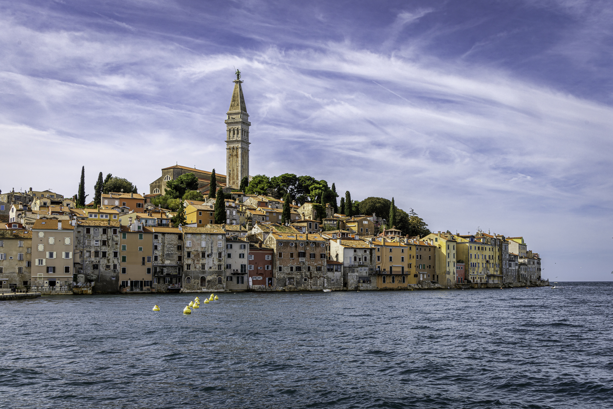 Hafenpromenade von Rovinj — Familienbetriebe in der ganzen Stadt
